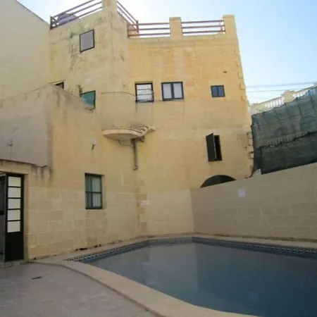 Cauchi 5 Bedroom In * Għarb
