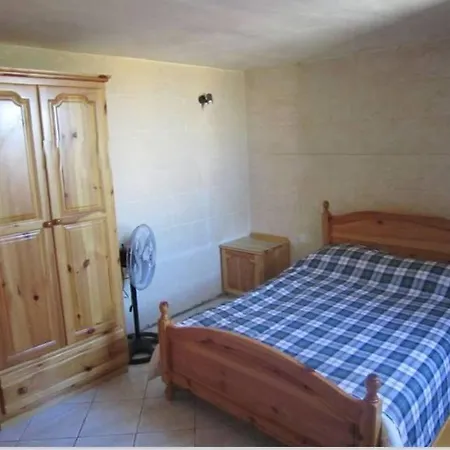 Cauchi 5 Bedroom In Vakantiehuis Għarb