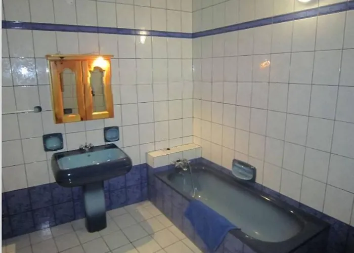 Cauchi 5 Bedroom In Nyaraló Għarb